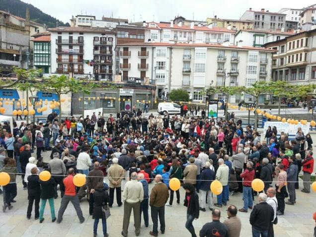 BJ5jiLICMAAfs-S.jpg large