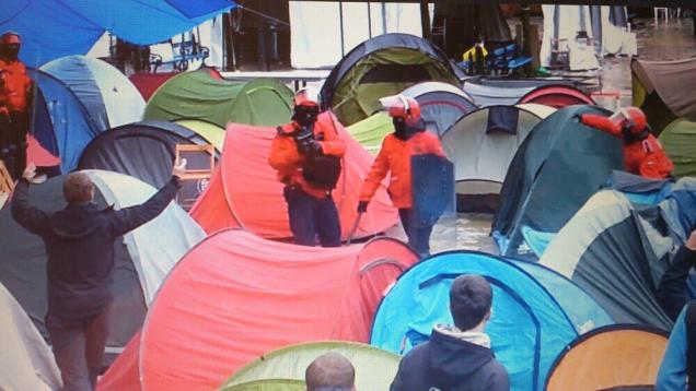 BKU8kz6CEAAJoAi.jpg large