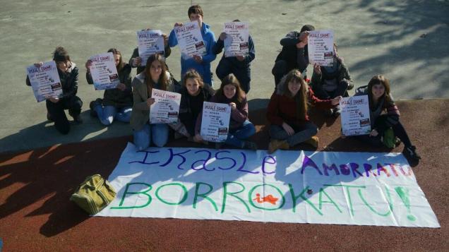 Ba_R8tkIgAAMItx.jpg large