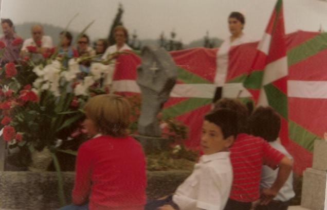 gudari egune kanposantun