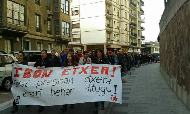 2015-12-17 ibonen aldeko manifi iak eta labek antolatute