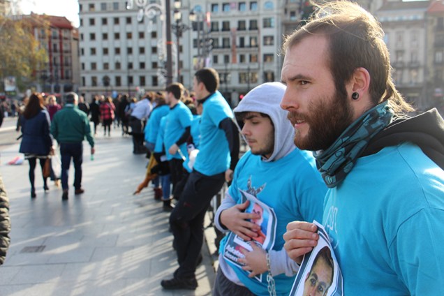 be3ca1ab7f2efa9f8b789a02a1fa8fdbdeserritik-etxera-presoak-iheslariak-kateatu-2015-abendua-bilbo-20jpg