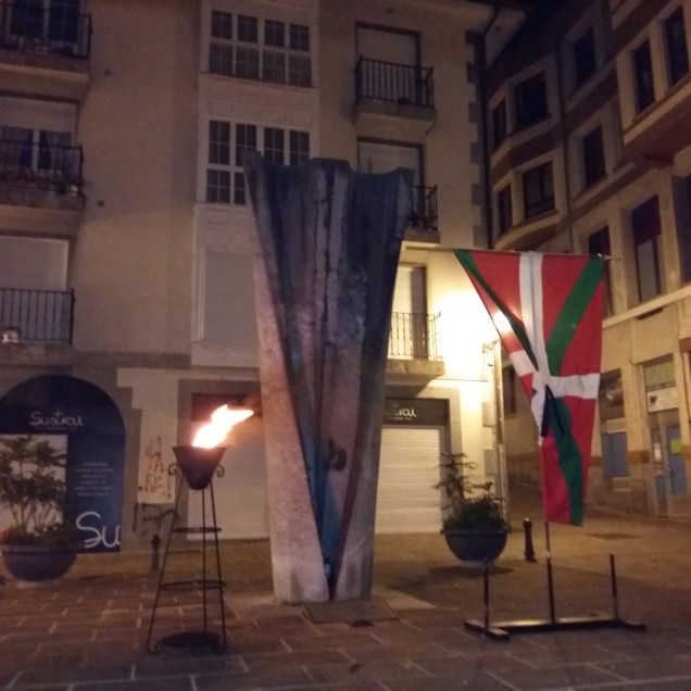 2016ko-gudari-eguneko-pebeteru