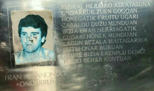 FRANen aldeko oroitgarrixe