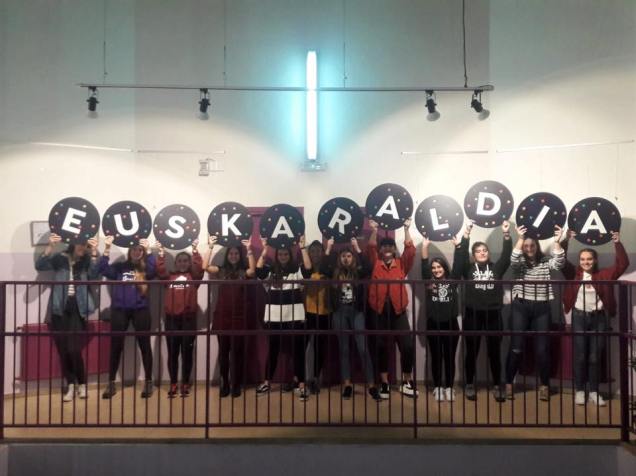 Neska gaztin txokutik be bat euskaraldxaz