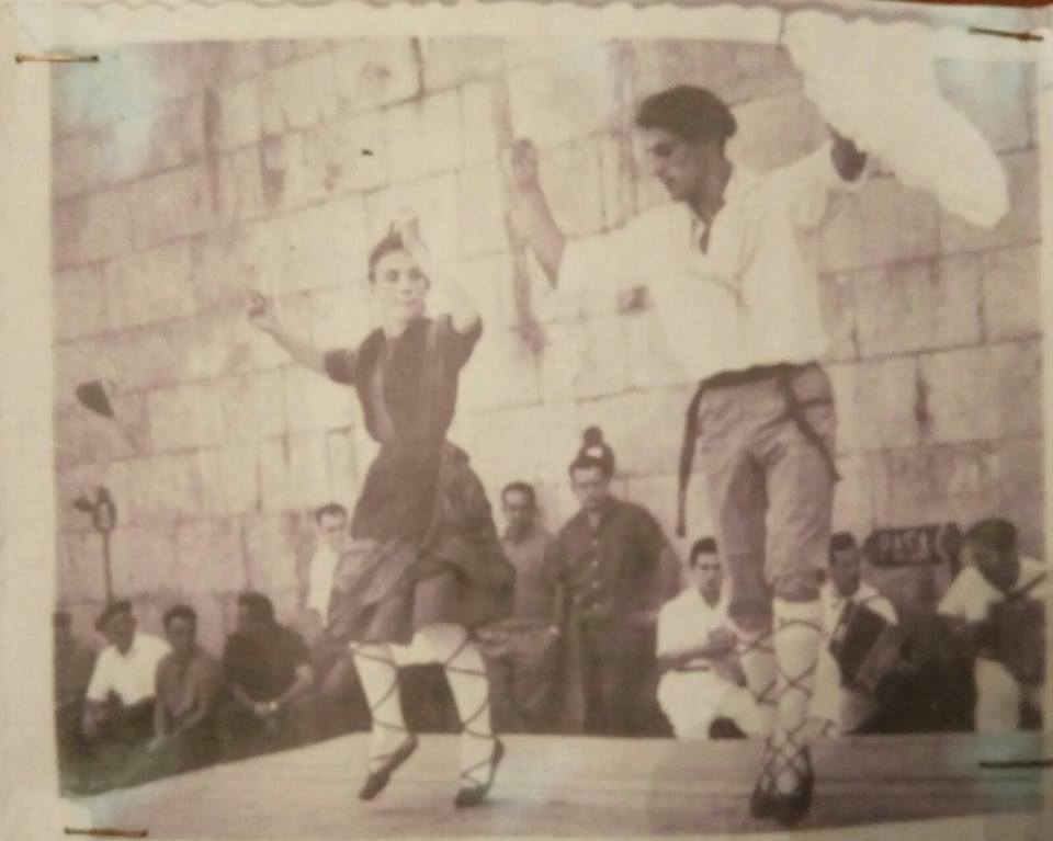 Dantza lehiaketi Ondarrun 1960 herriko jaxetan Pello Aramaio eta Josune Badiola